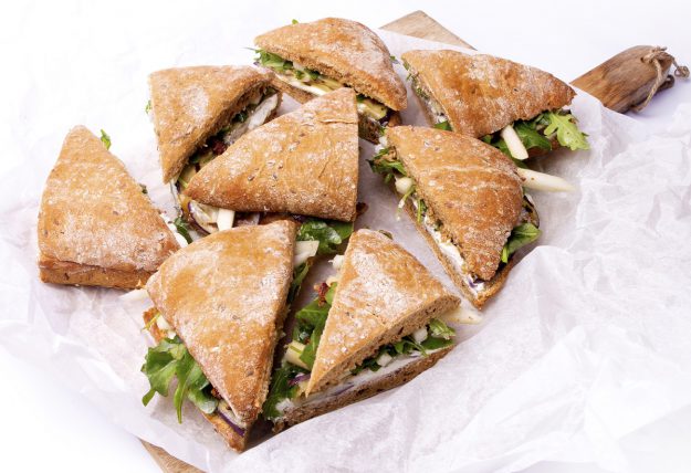 Zomerse Quadrino met gegrilde aubergine, geitenkaas en honing _inspiratie